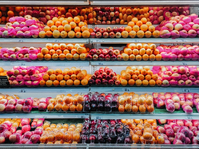 Estante de fruta de un supermercado